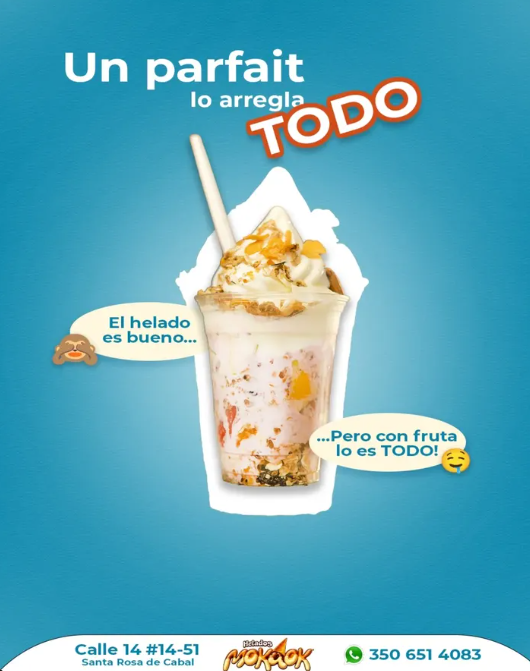 Parfait con helado, fruta y cereal